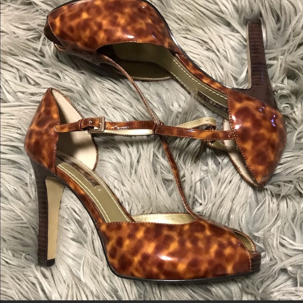 EUC Nine West Tortoise T-Strap Peep toe heel